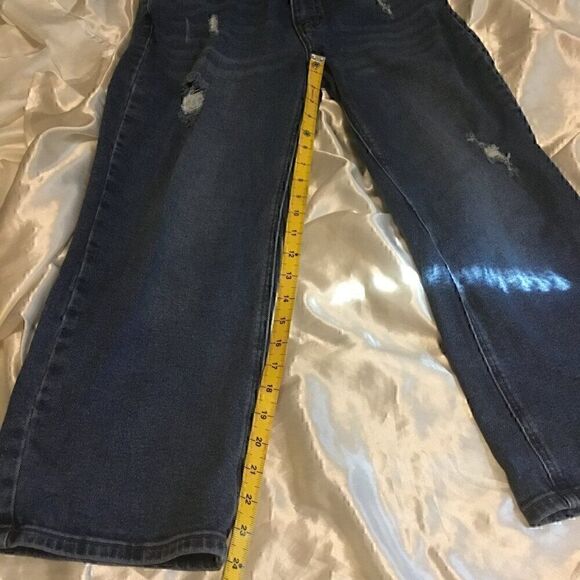 Luna Nora Croppef Distressed  Medium Wash Jeans 10 - Picture 8 of 10
